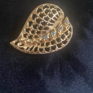 Elegant Gold Leaf Brooch